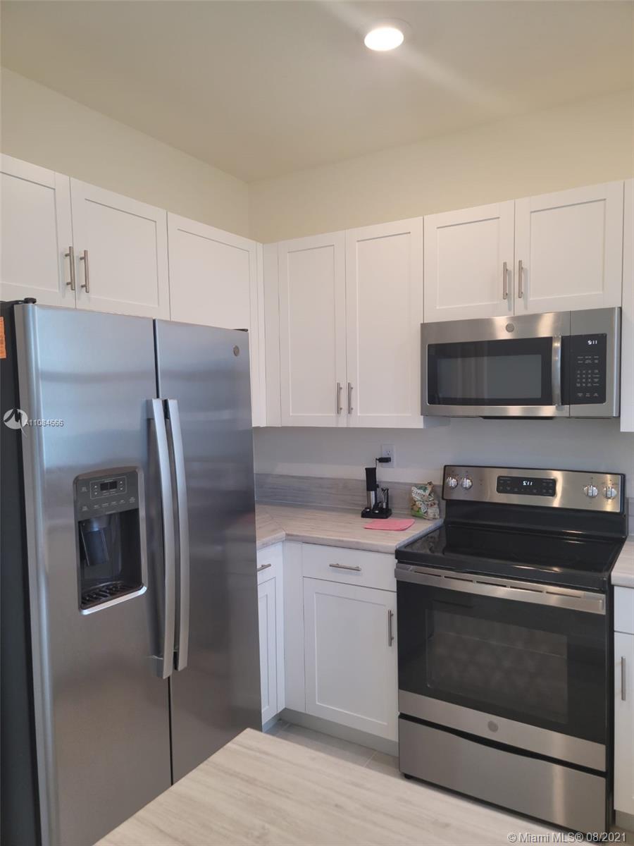 AQUABELLA NORTH REPLAT - Residential Lease
