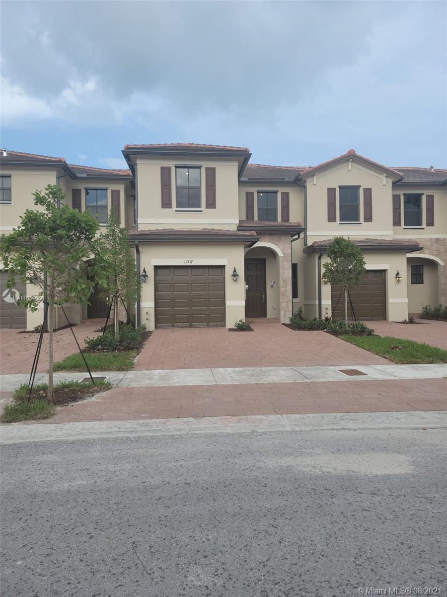AQUABELLA NORTH REPLAT - Residential Lease