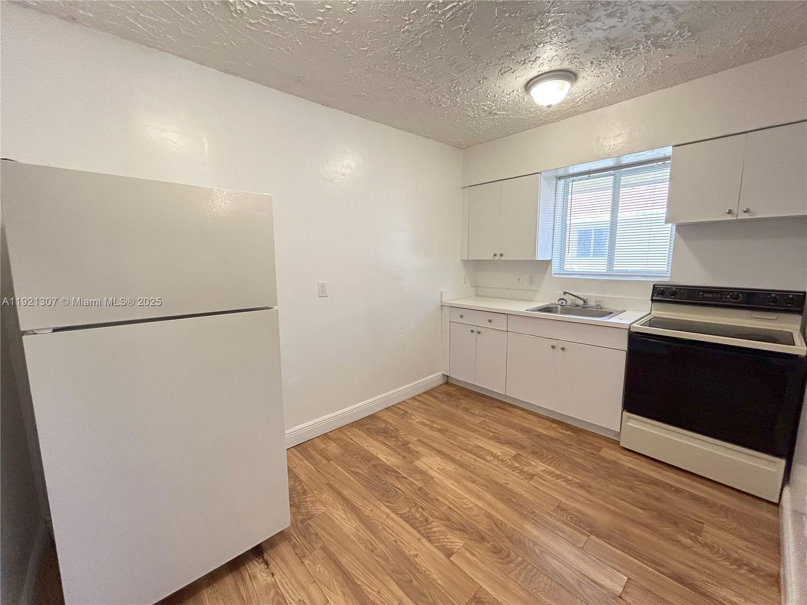 NO SHORE CREST - Residential Lease