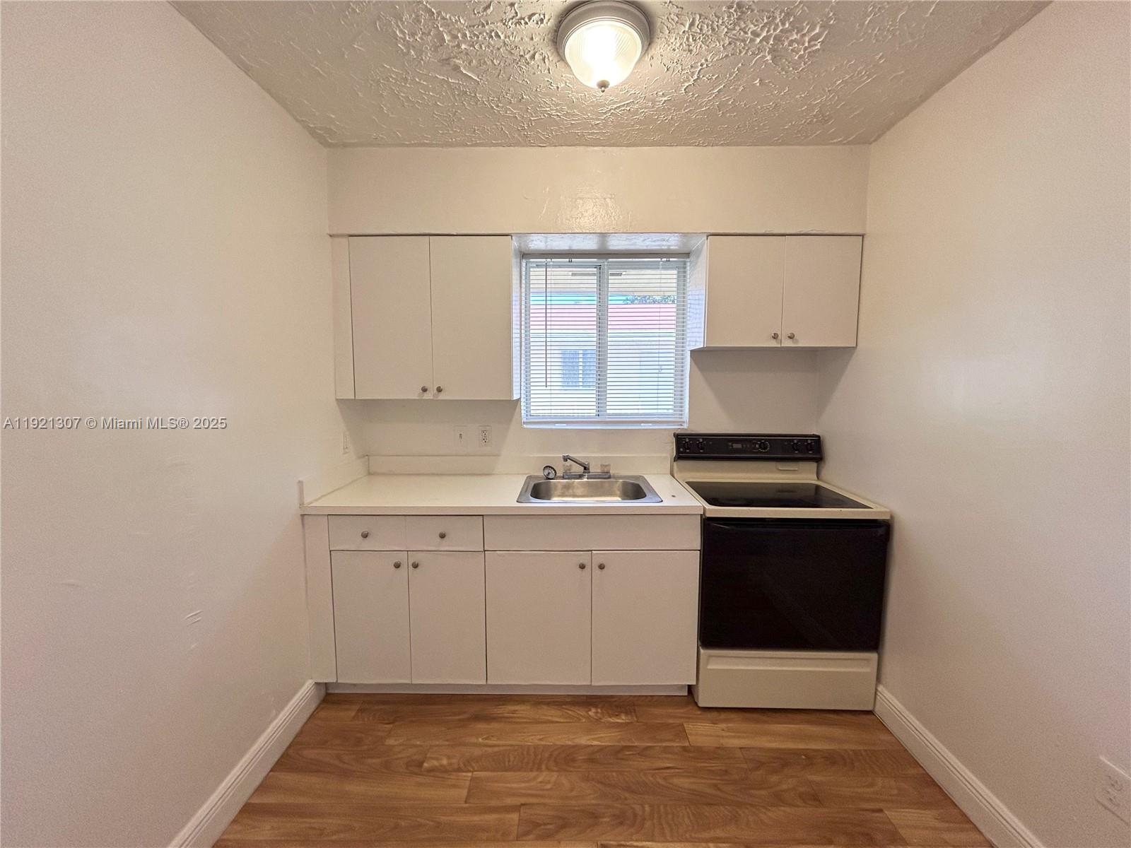 NO SHORE CREST - Residential Lease