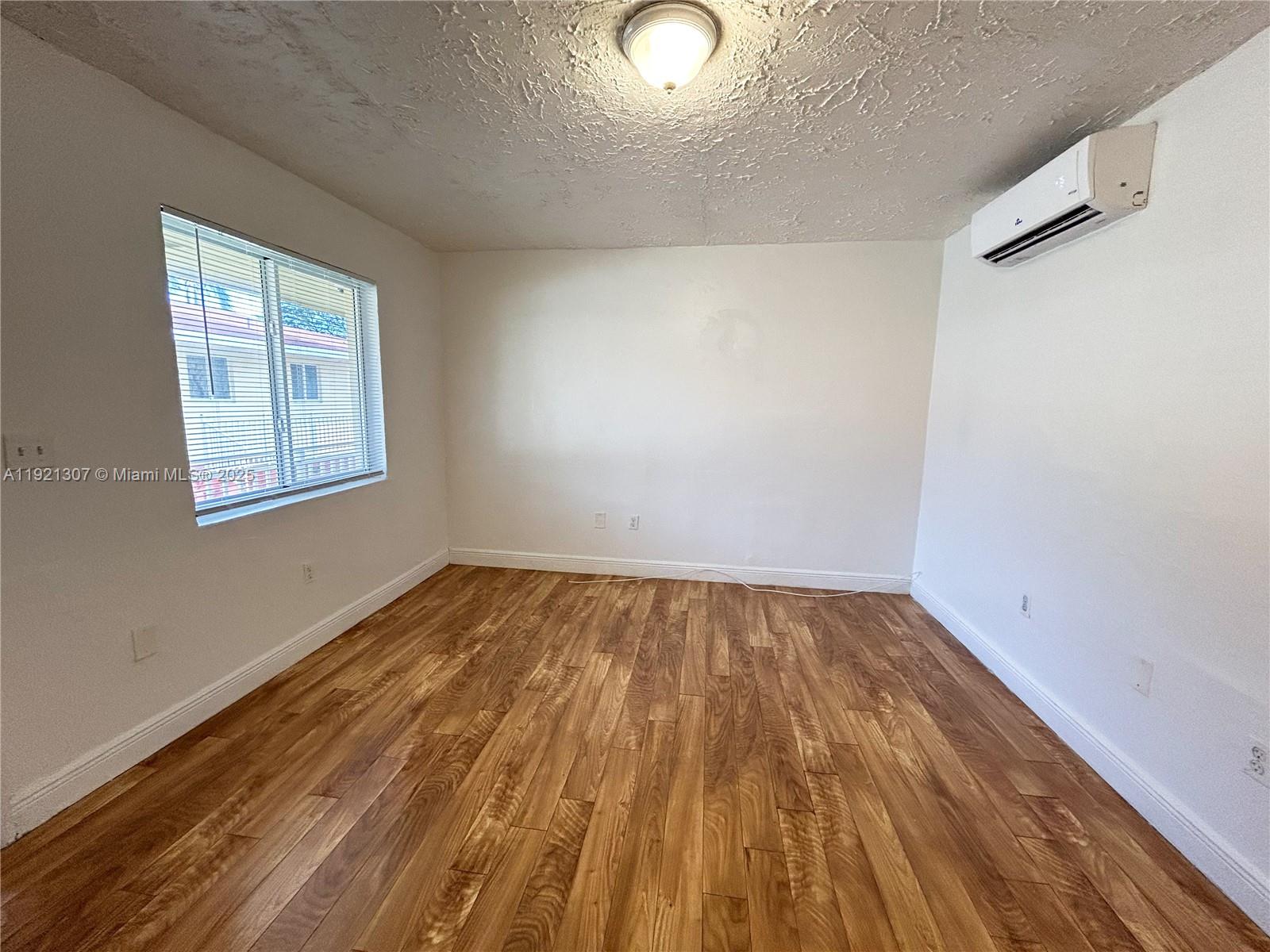 NO SHORE CREST - Residential Lease