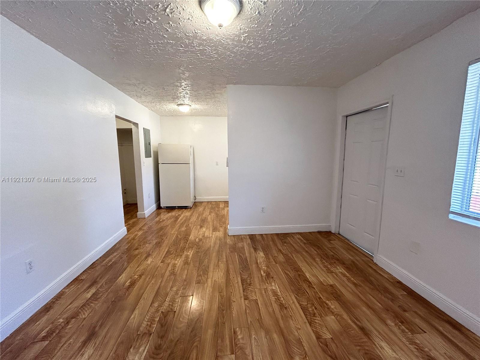 NO SHORE CREST - Residential Lease