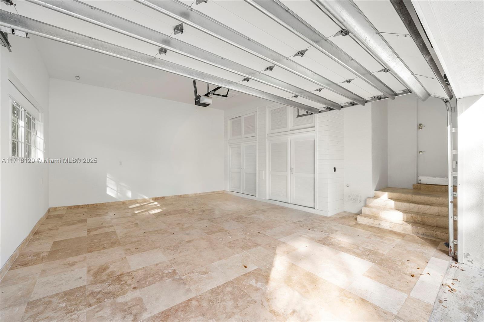 SANSTROM ESTATES - Residential