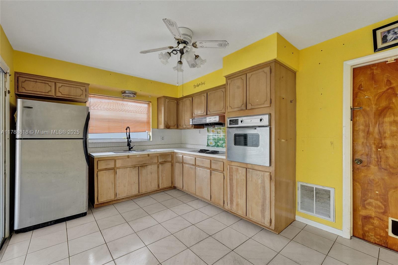 BOCA RATON SQUARE UNIT 6 - Residential