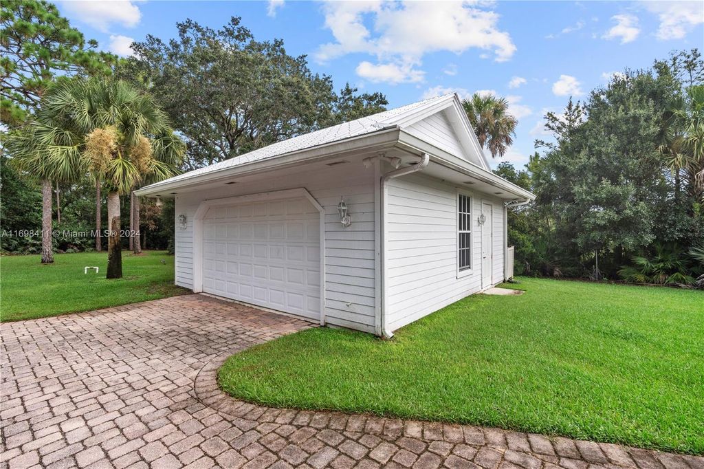 Photo of 1001 SE Ranch Rd, Jupiter, FL 33478 (MLS # A11698411)