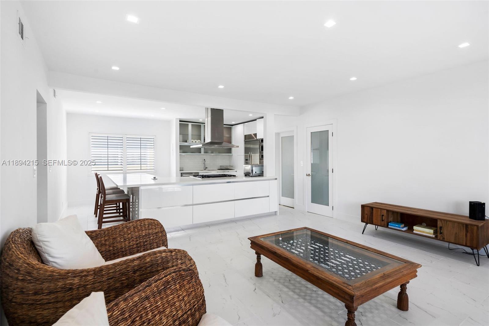 MIAMI BEACH NAUTILUS - Residential Income