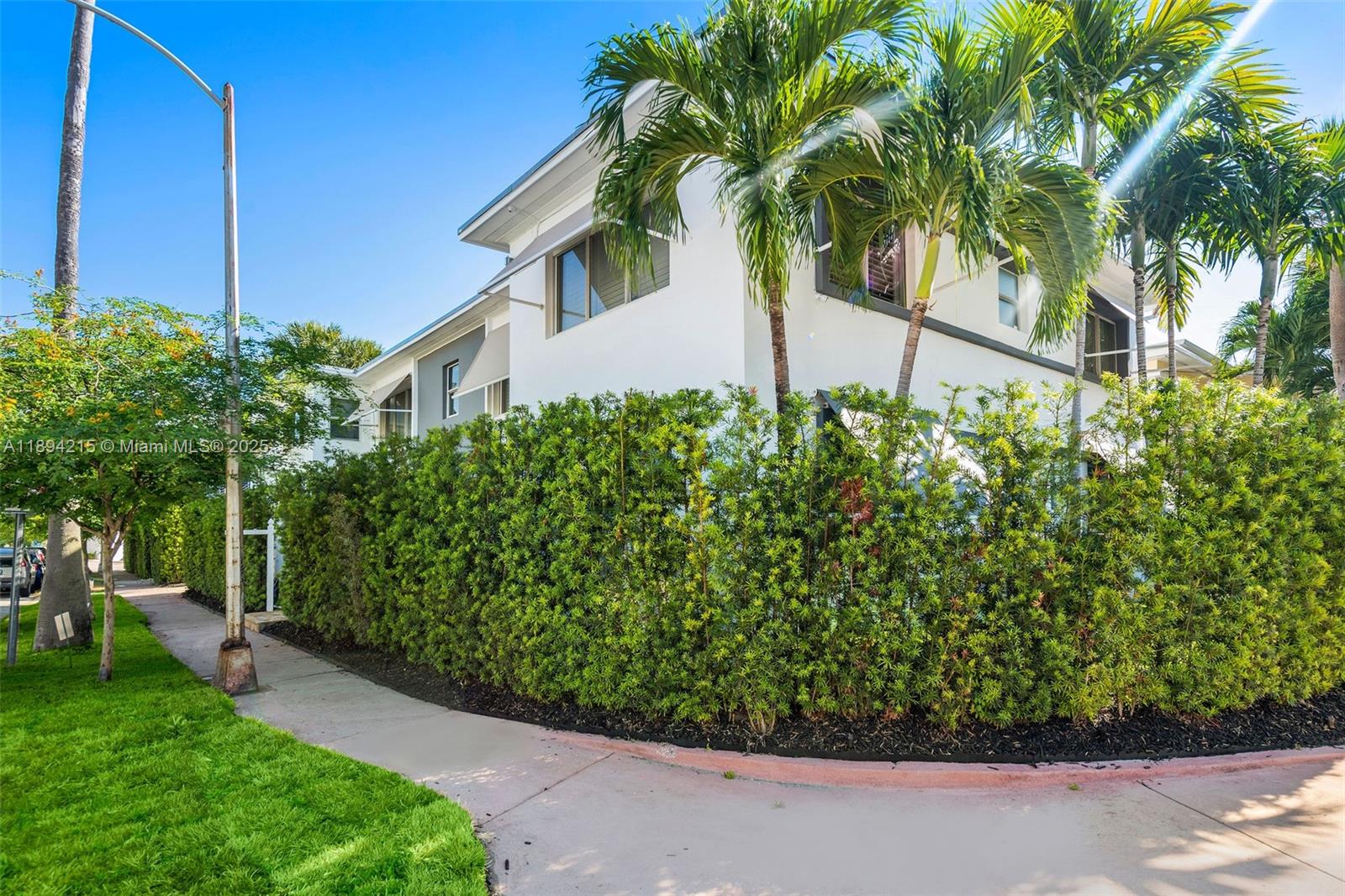 MIAMI BEACH NAUTILUS - Residential Income