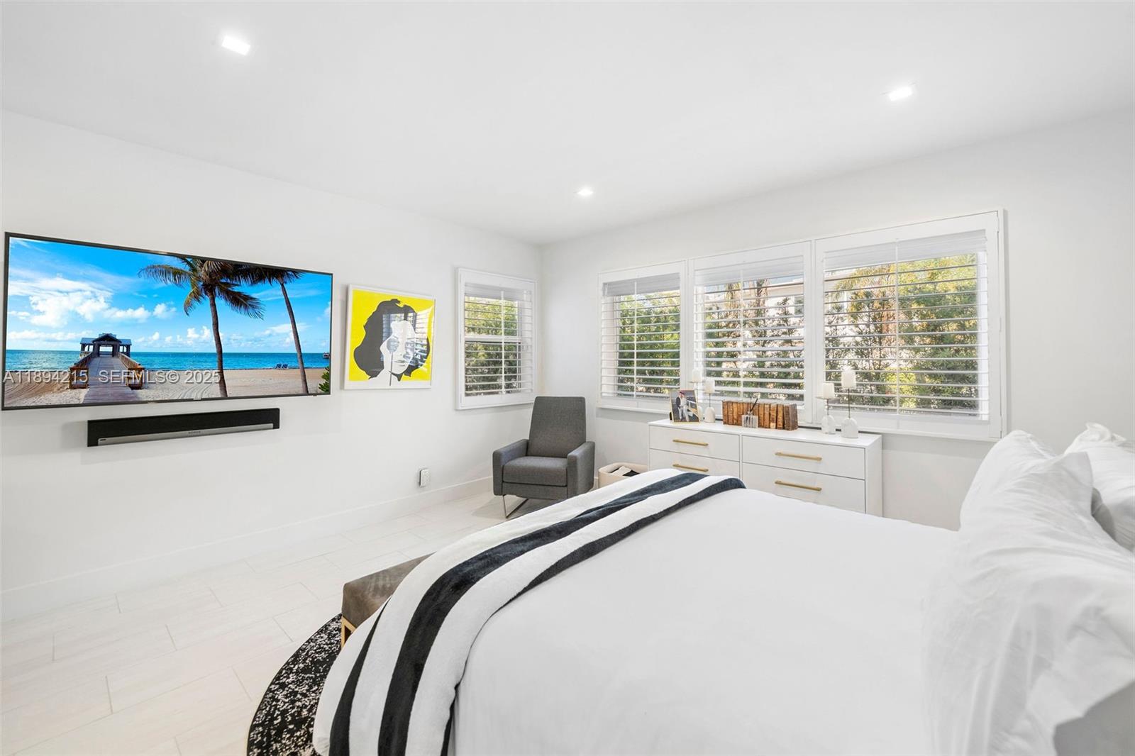 MIAMI BEACH NAUTILUS - Residential Income