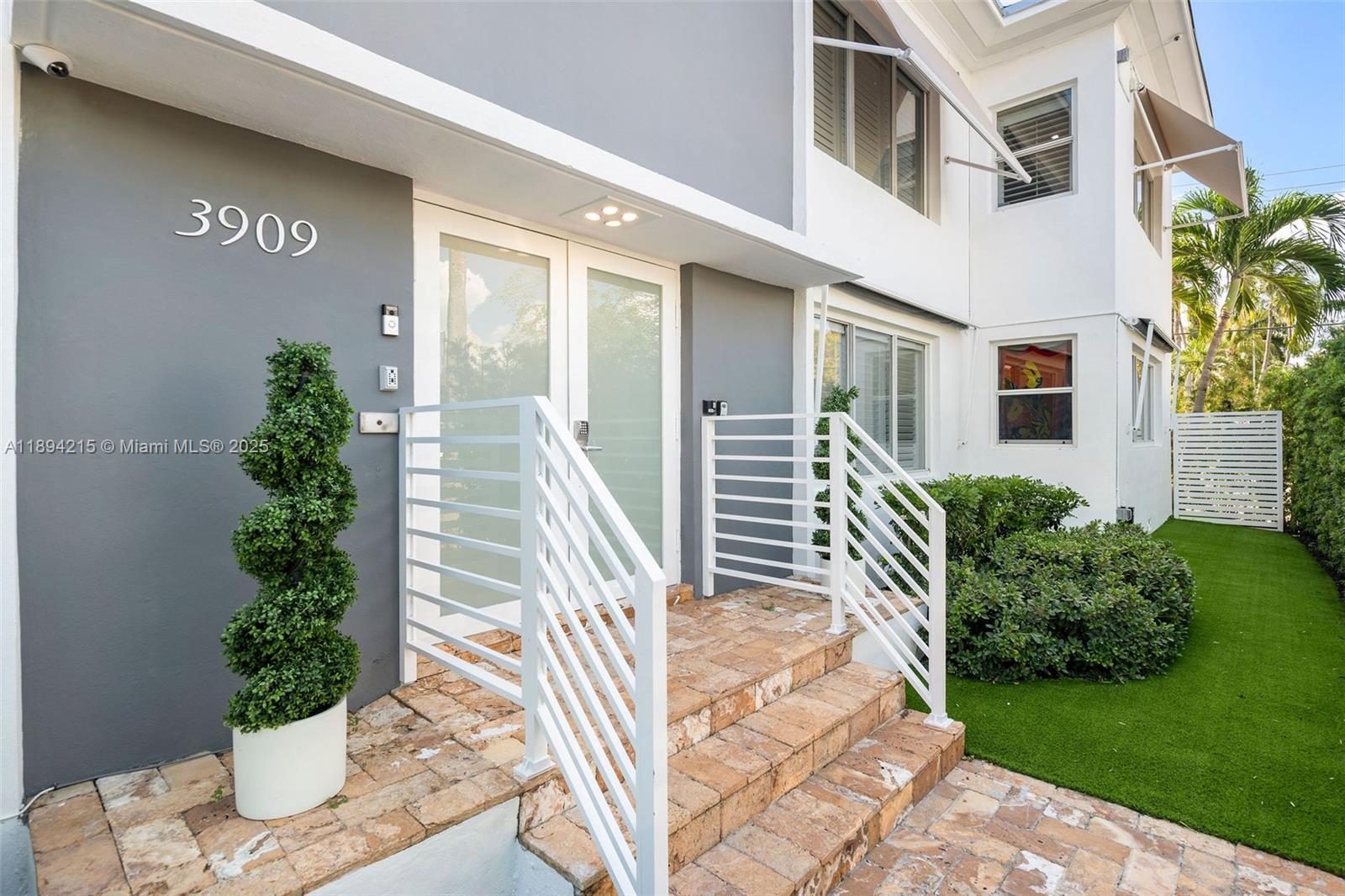 MIAMI BEACH NAUTILUS - Residential Income