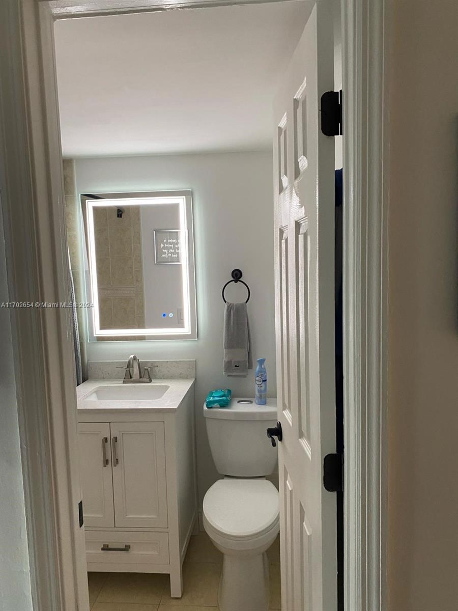 SALZEDO IN THE GABLES CON - Residential