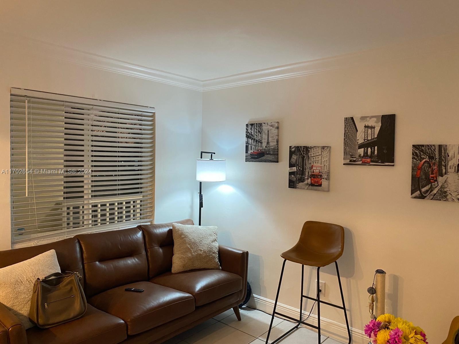 SALZEDO IN THE GABLES CON - Residential