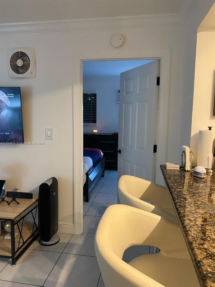 SALZEDO IN THE GABLES CON - Residential