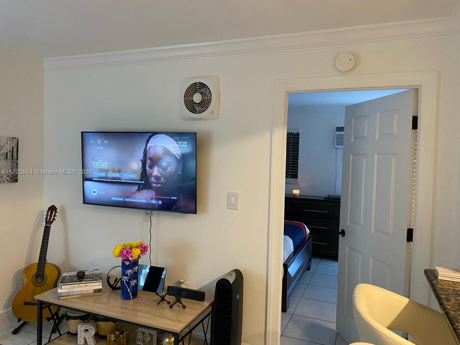 SALZEDO IN THE GABLES CON - Residential