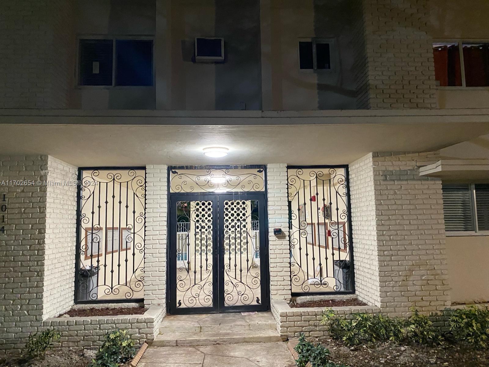 Just reduced!! Priced to sale fast !!This charming apartment is located on a tree-lined street in Coral Gables, offering great value. The unit is rented to a qualified tenant (background, income, job, and references verified) until February 28, 2025, at a monthly rent of $1,900. It’s just minutes from Miracle Mile, with its restaurants, bars, and shops, and close to the University of Miami and the airport. The apartment includes one assigned parking space, plus ample street guest parking. A perfect starter home or investment opportunity, priced as the best in the area. Don’t miss out!