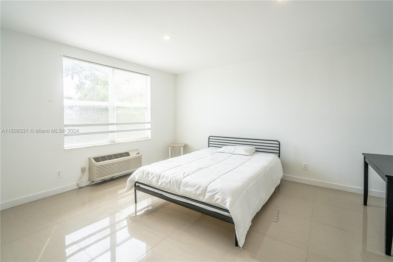 OCEANSIDE SEC ISLE OF NOR - Residential Lease