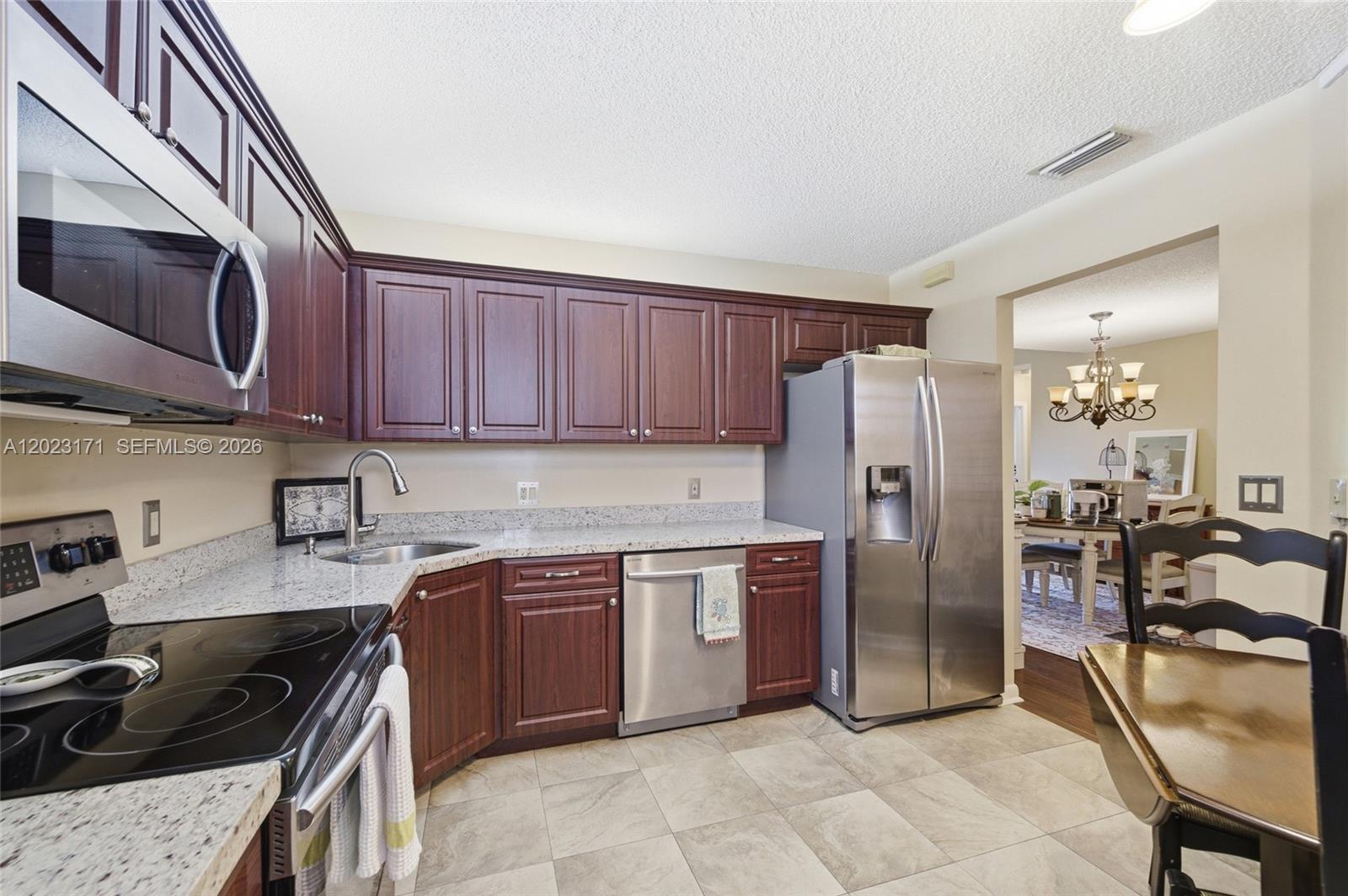 BAYVIEW VILLAGE B CONDO - Residential