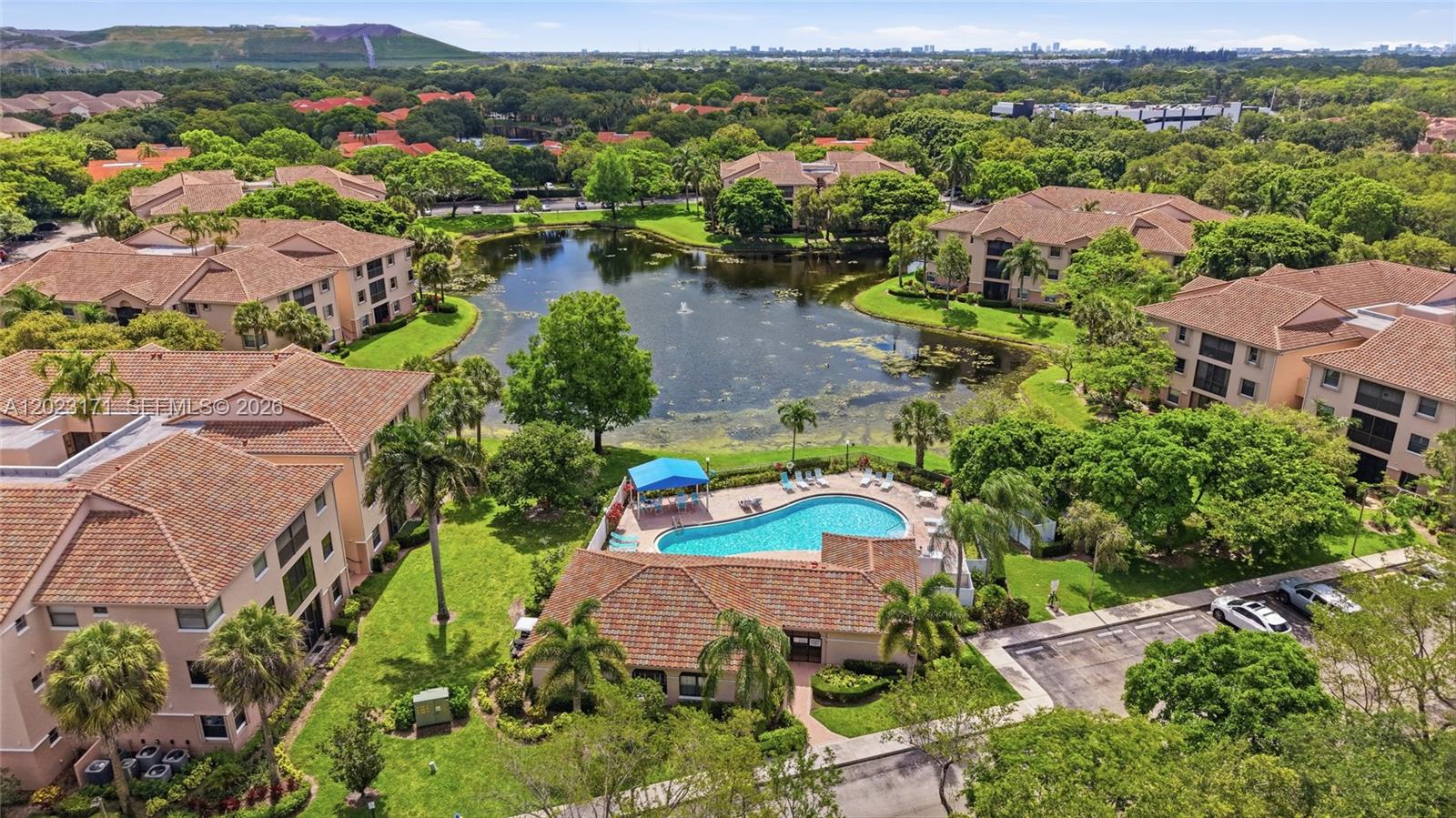 BAYVIEW VILLAGE B CONDO - Residential
