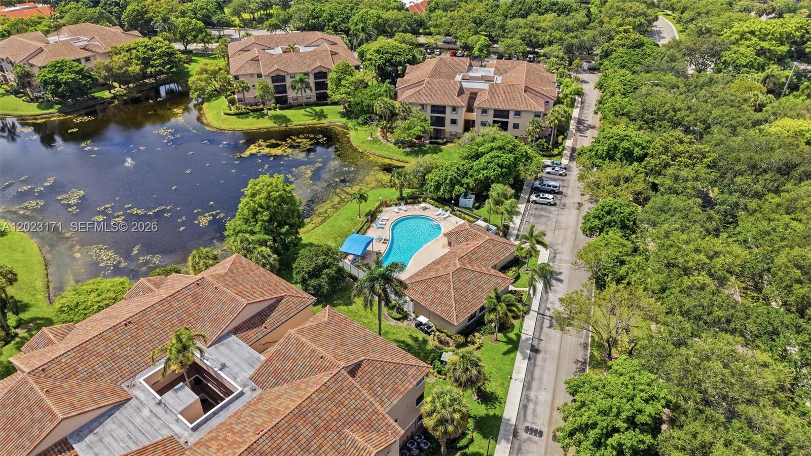 BAYVIEW VILLAGE B CONDO - Residential