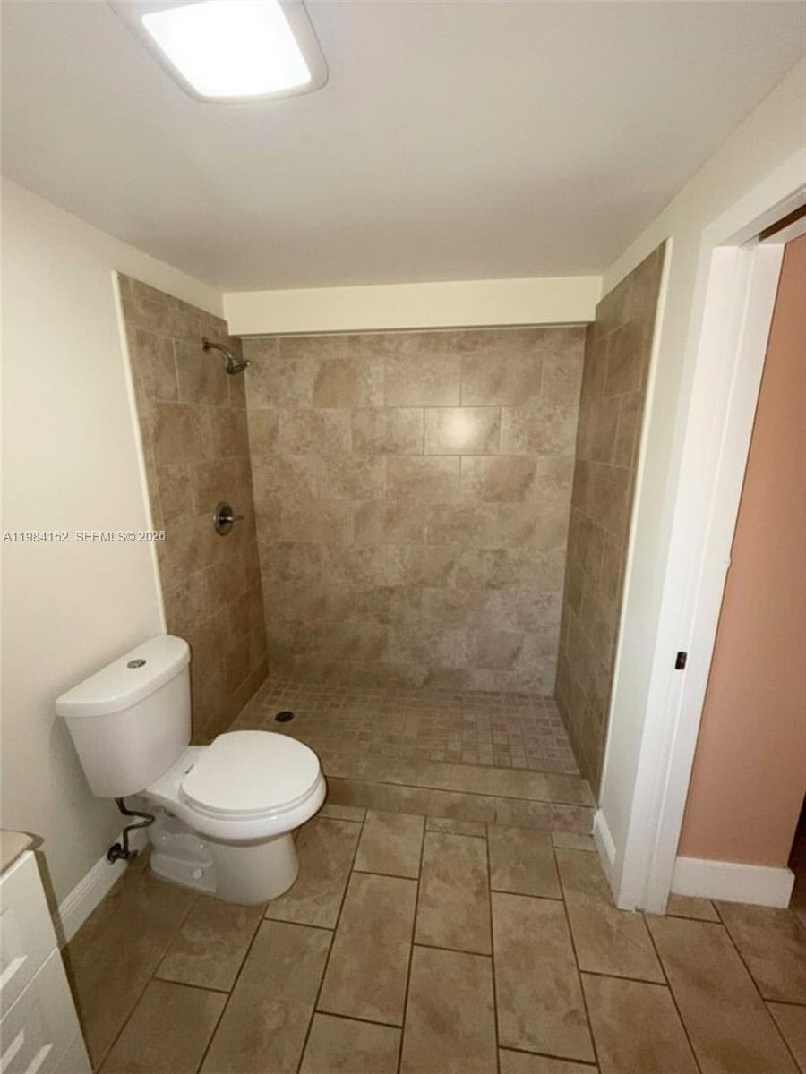 BISCAYNE HIGHLANDS - Residential Lease