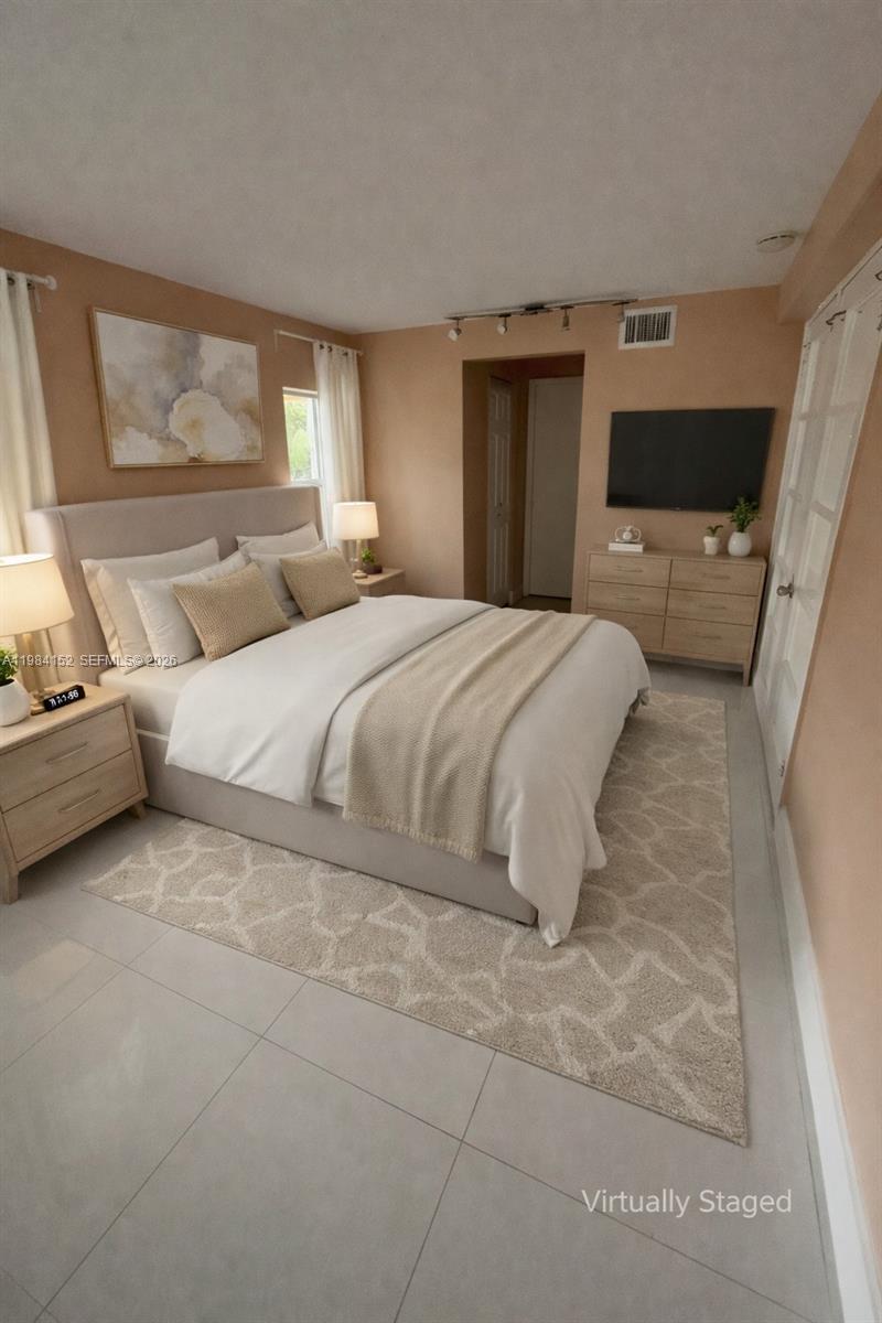 BISCAYNE HIGHLANDS - Residential Lease