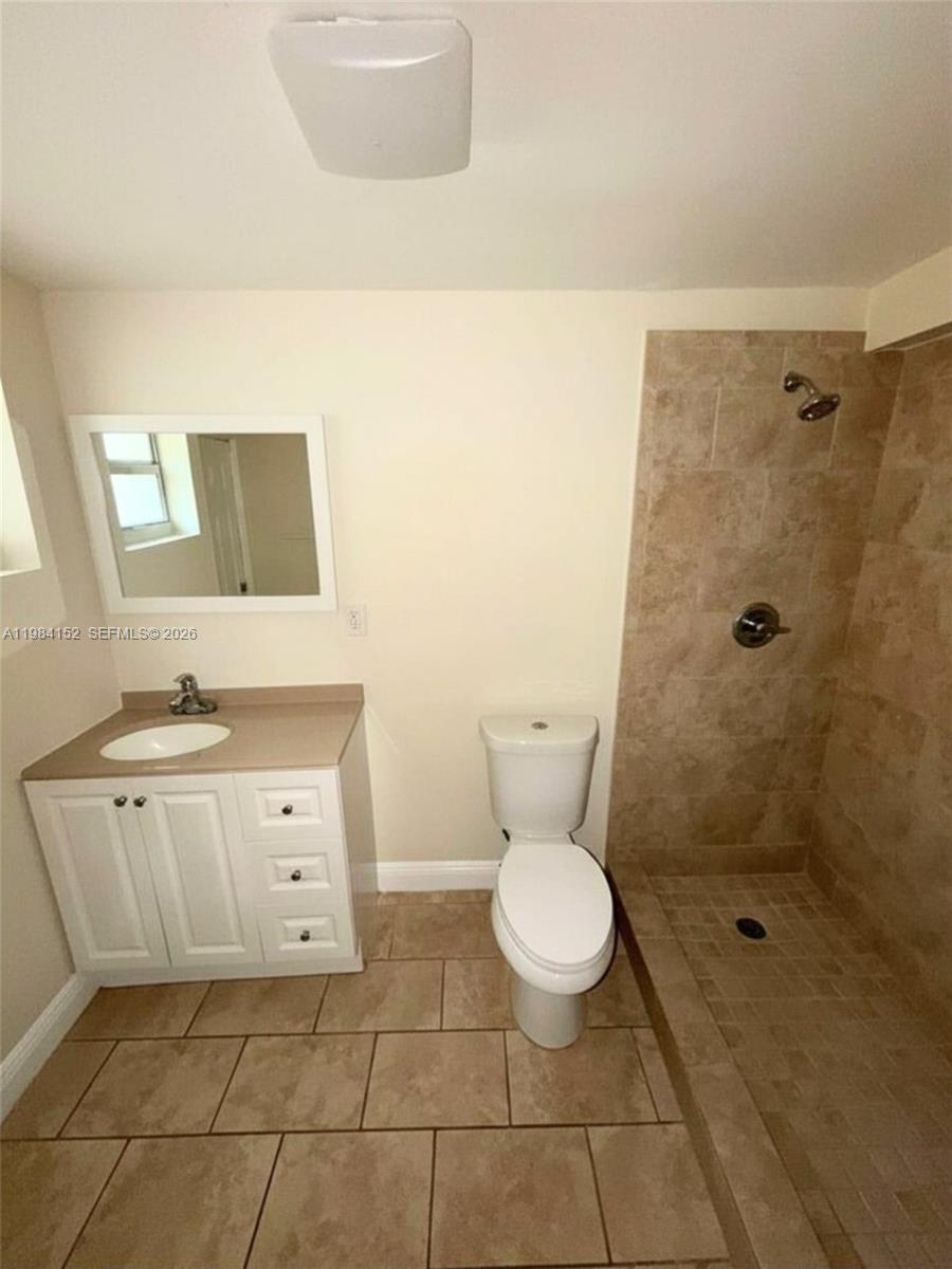 BISCAYNE HIGHLANDS - Residential Lease