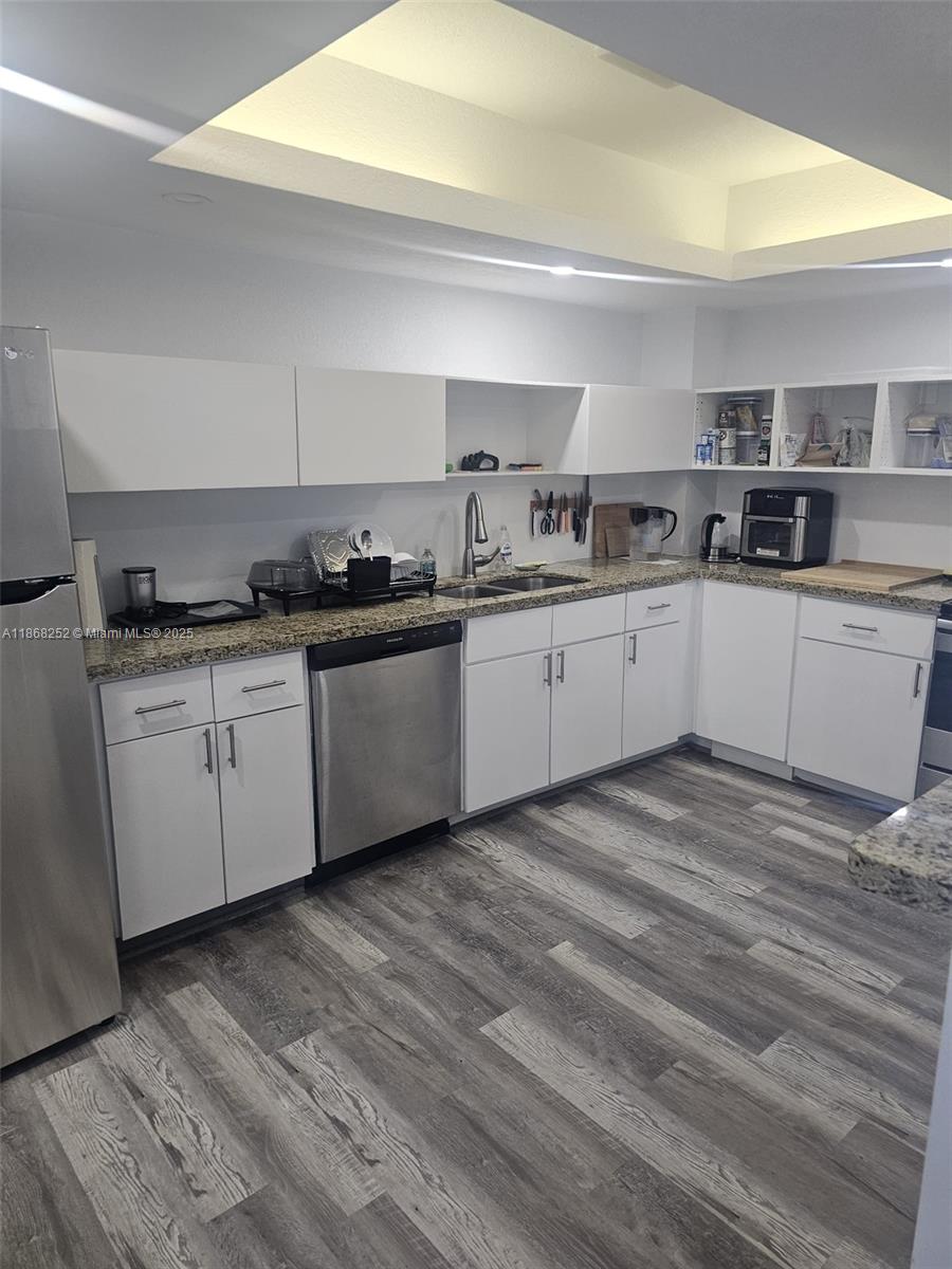 CORINTHIAN CONDO - Residential