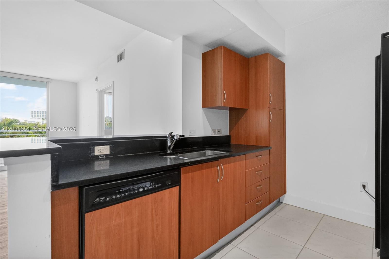 VENTURE AT AVENTURA WEST - Residential