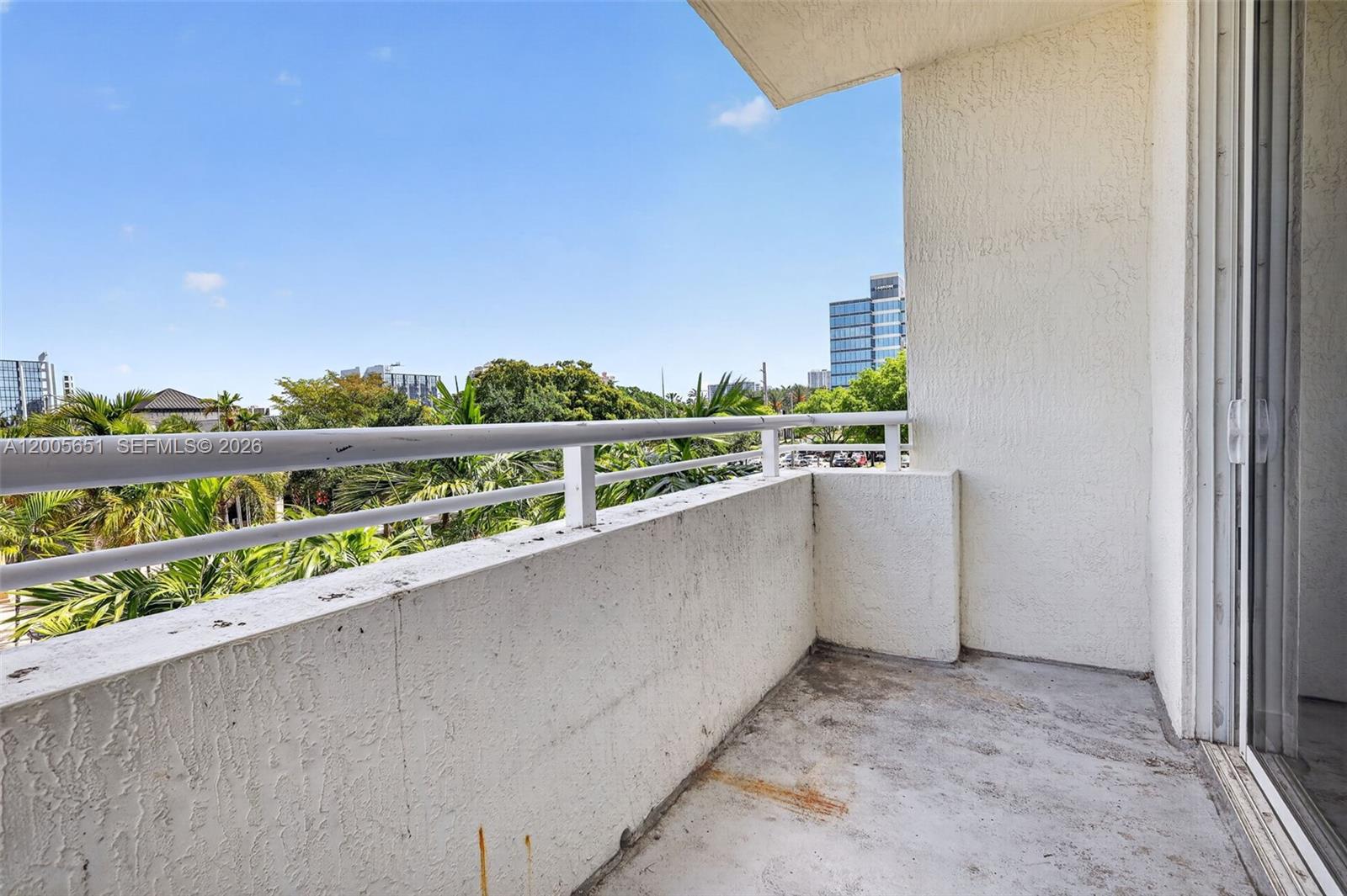 VENTURE AT AVENTURA WEST - Residential