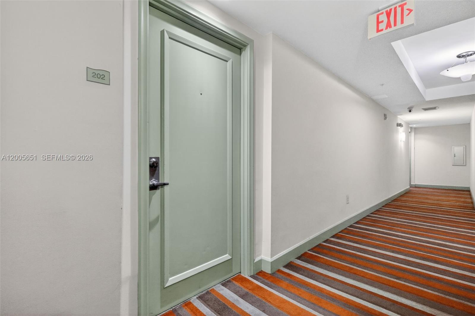 2775 NE 187th St 202