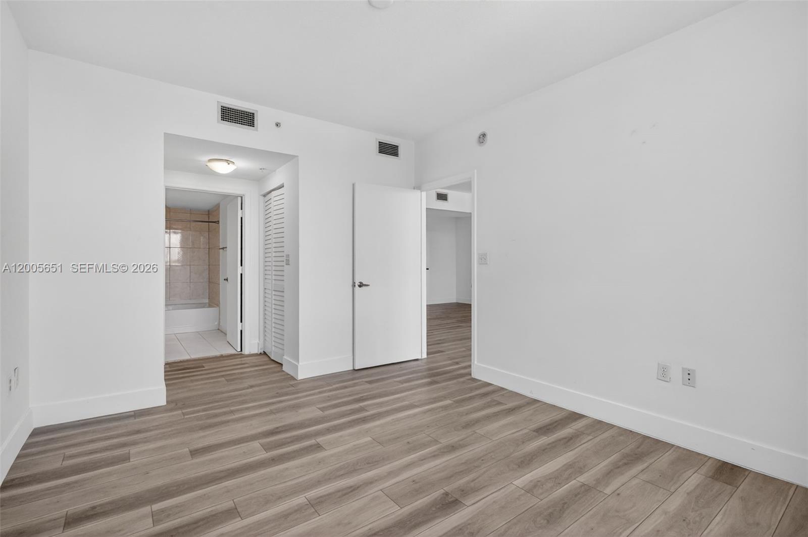 VENTURE AT AVENTURA WEST - Residential