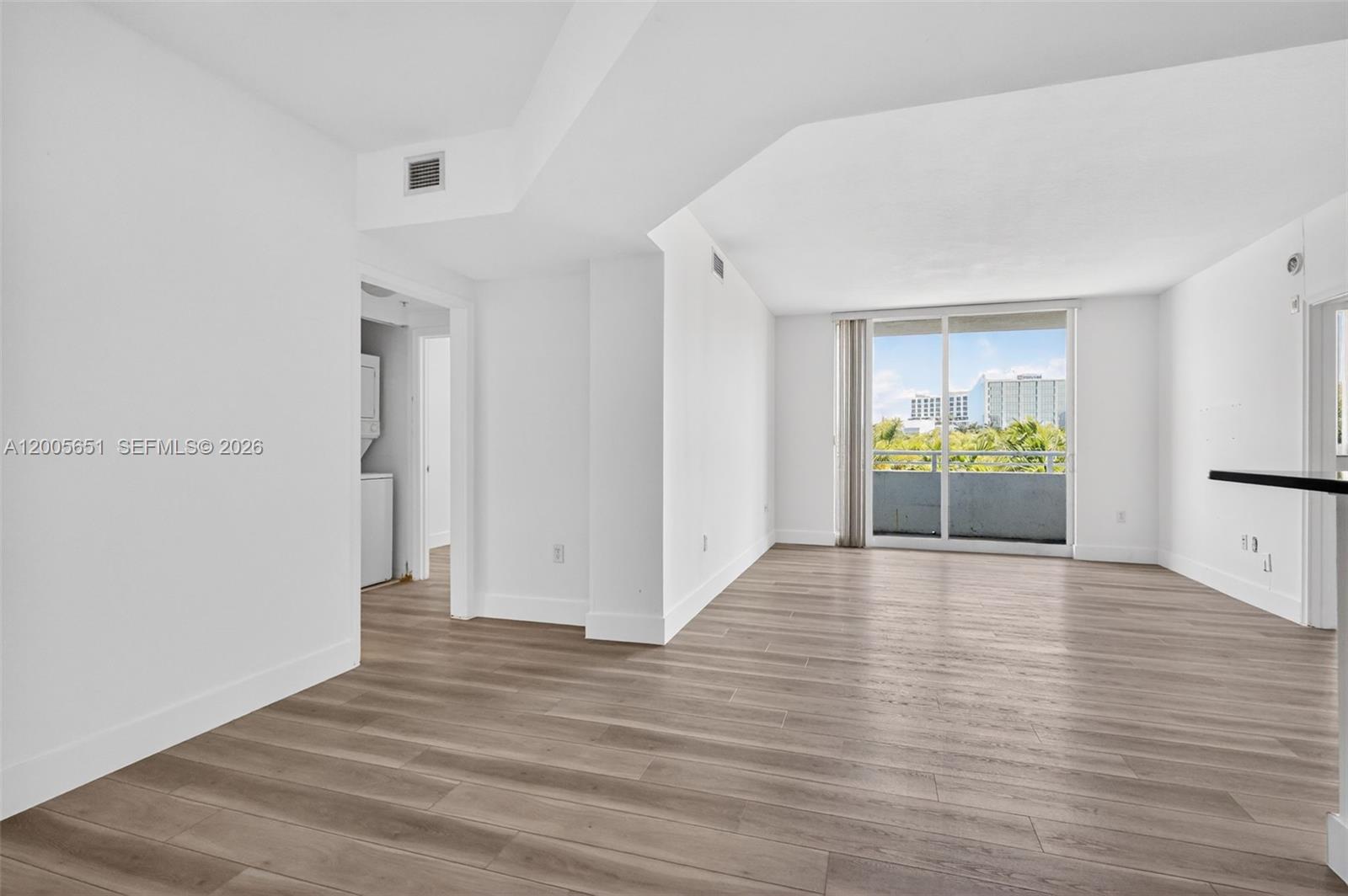 VENTURE AT AVENTURA WEST - Residential