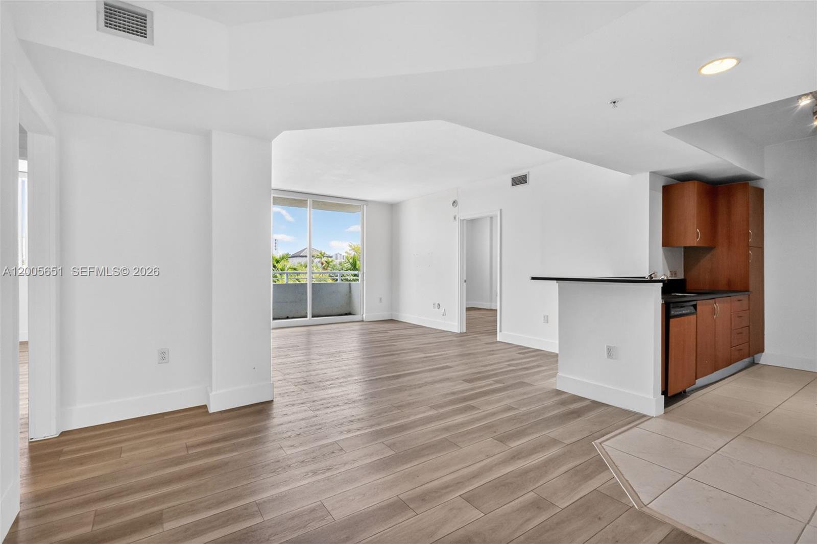 2775 NE 187th St 202