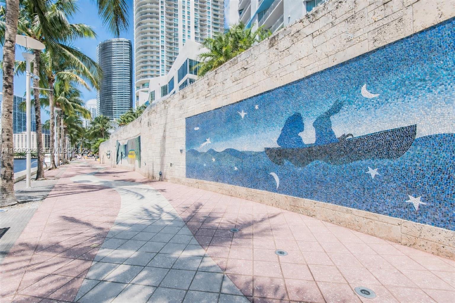 325 S Biscayne Blvd 14