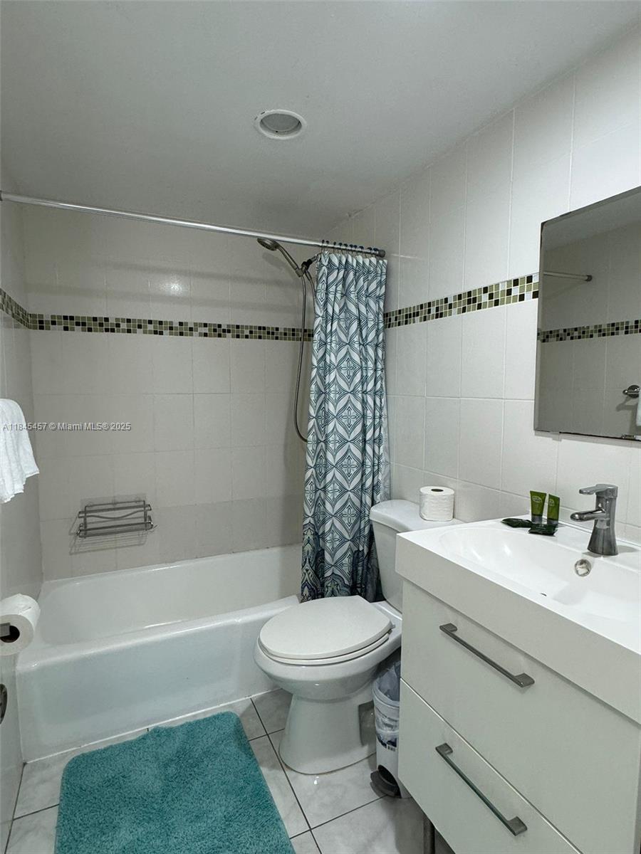 3901 S Ocean Dr 3U, Hollywood, FL, 33019/$390,000 4 3901 S Ocean Dr 3U
