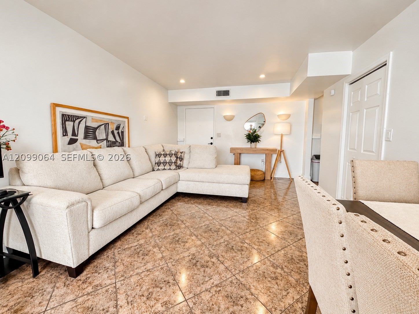 4705 NW 7th St 408-7