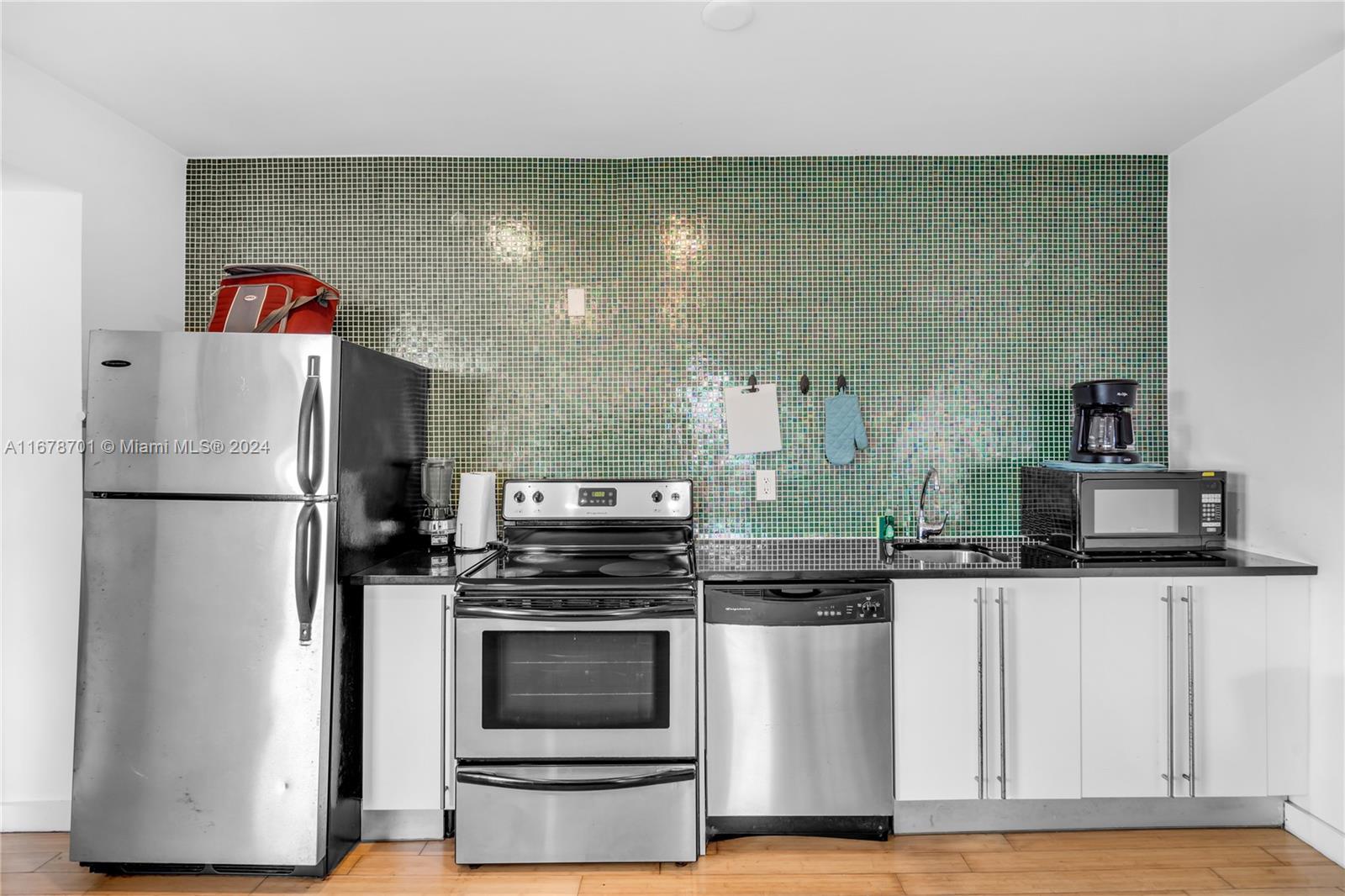 THE BENNETT CONDO - Residential