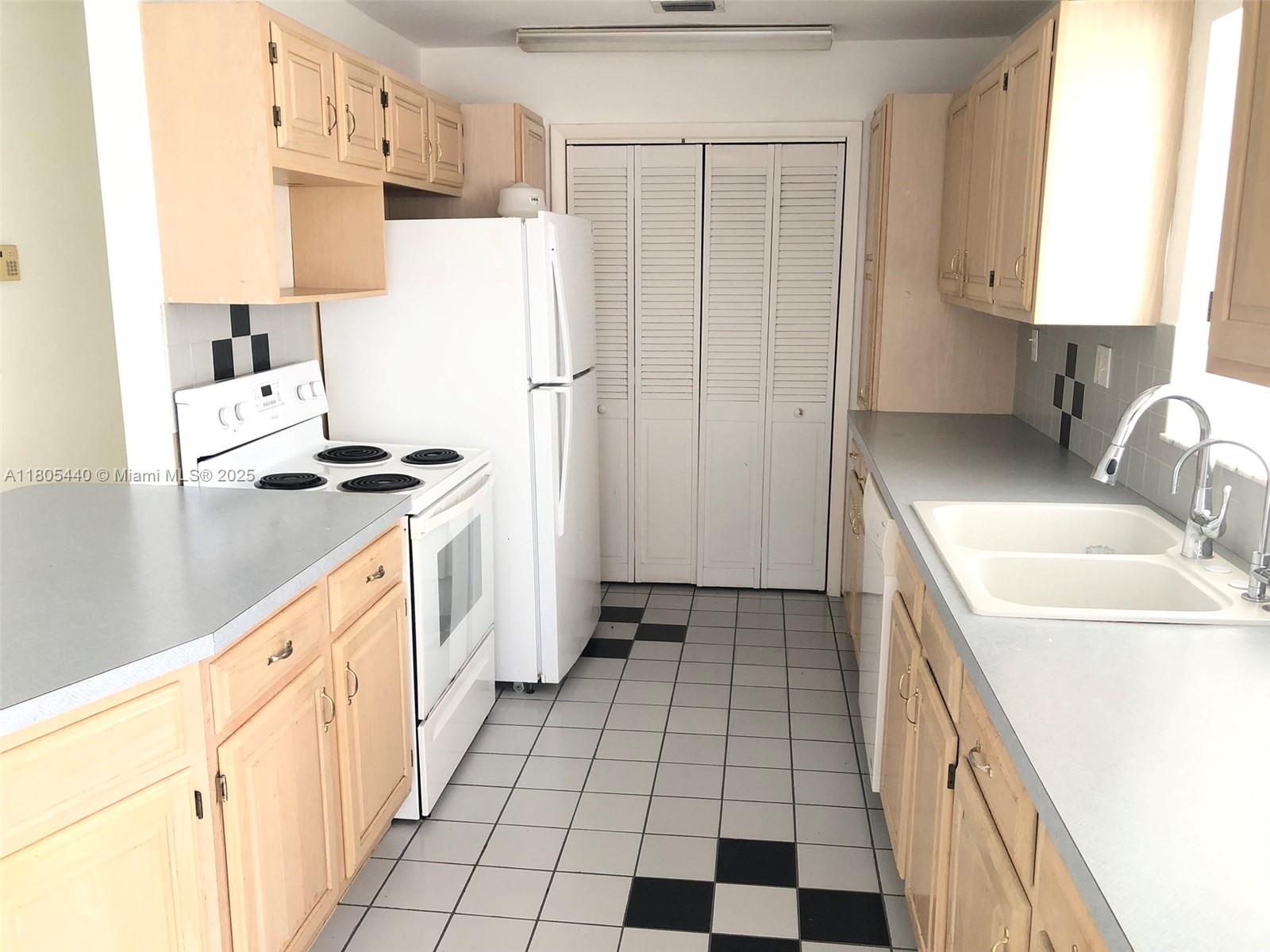 LANE-MAR ESTATES - Residential Lease