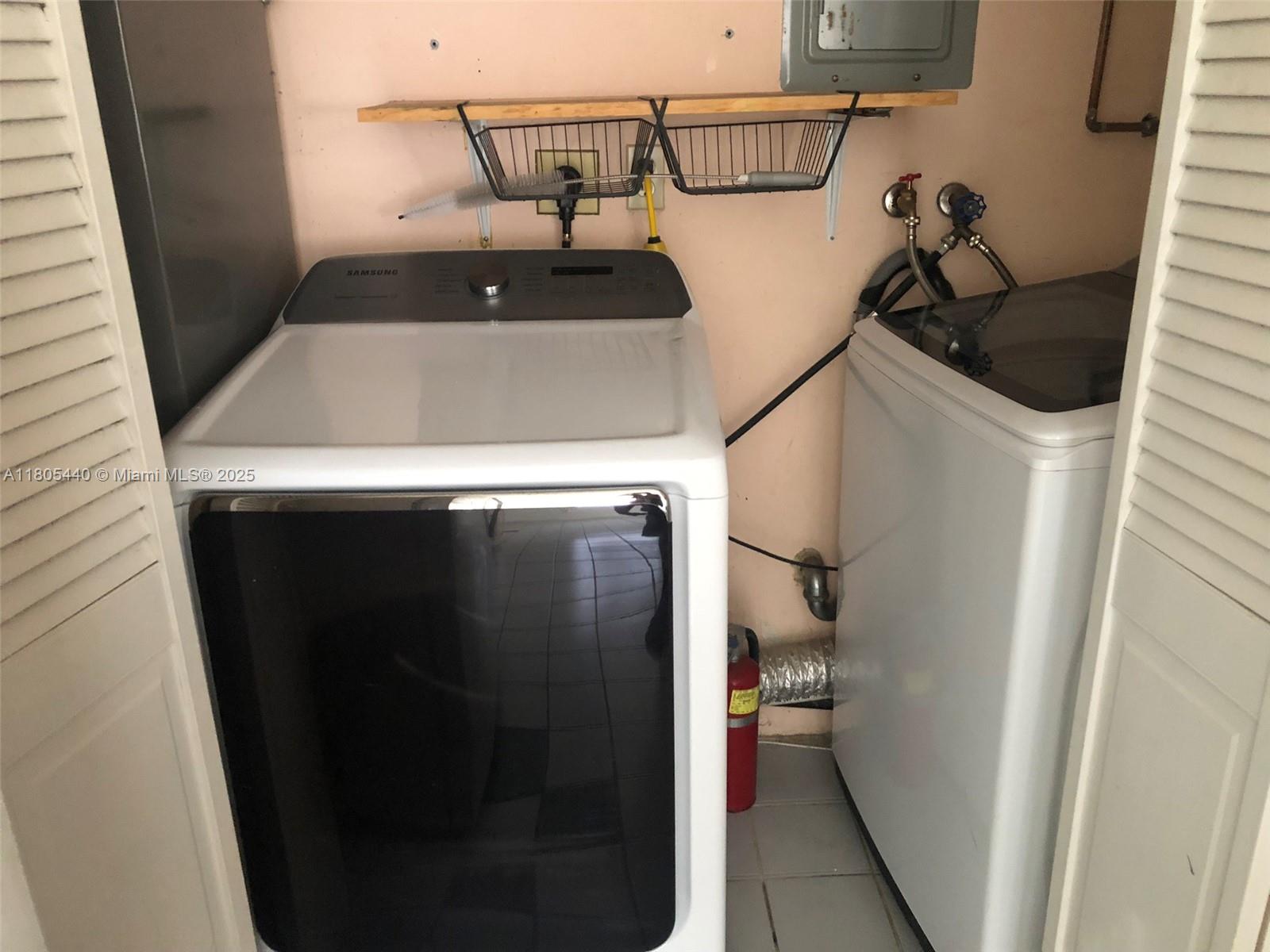 LANE-MAR ESTATES - Residential Lease