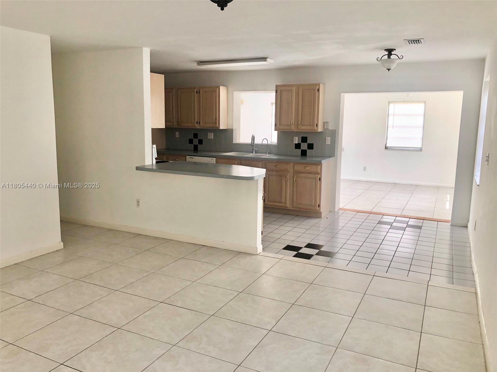 LANE-MAR ESTATES - Residential Lease