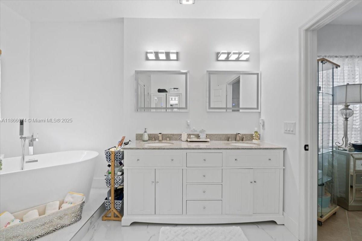 SILVER PALM EAST SEC ONE - Residential