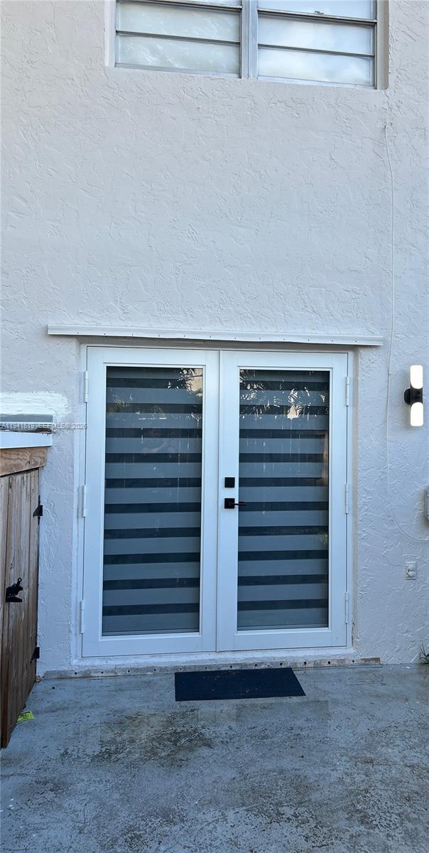 CORNERS KENDALL LAKES - Residential