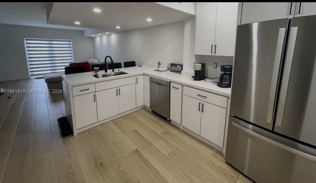 CORNERS KENDALL LAKES - Residential