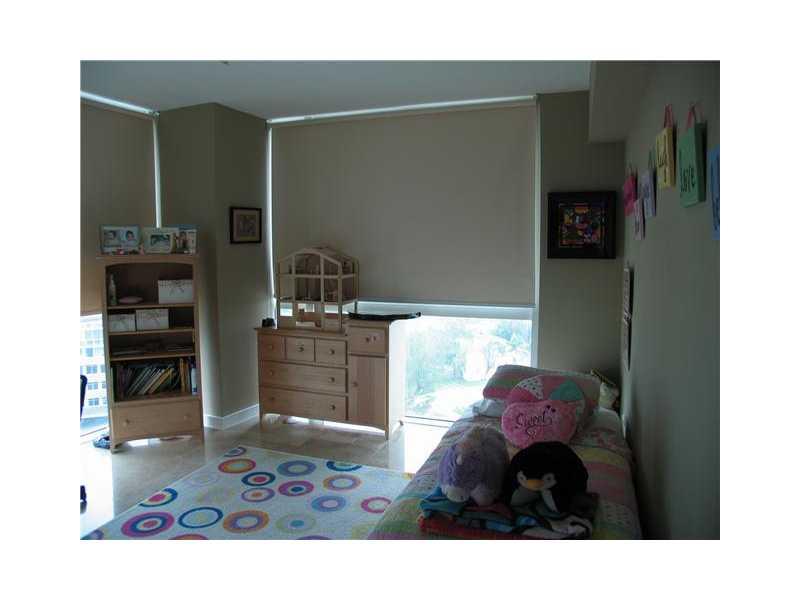 PLATINUM CONCOMINIUM - Residential Lease