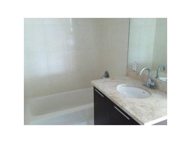PLATINUM CONCOMINIUM - Residential Lease