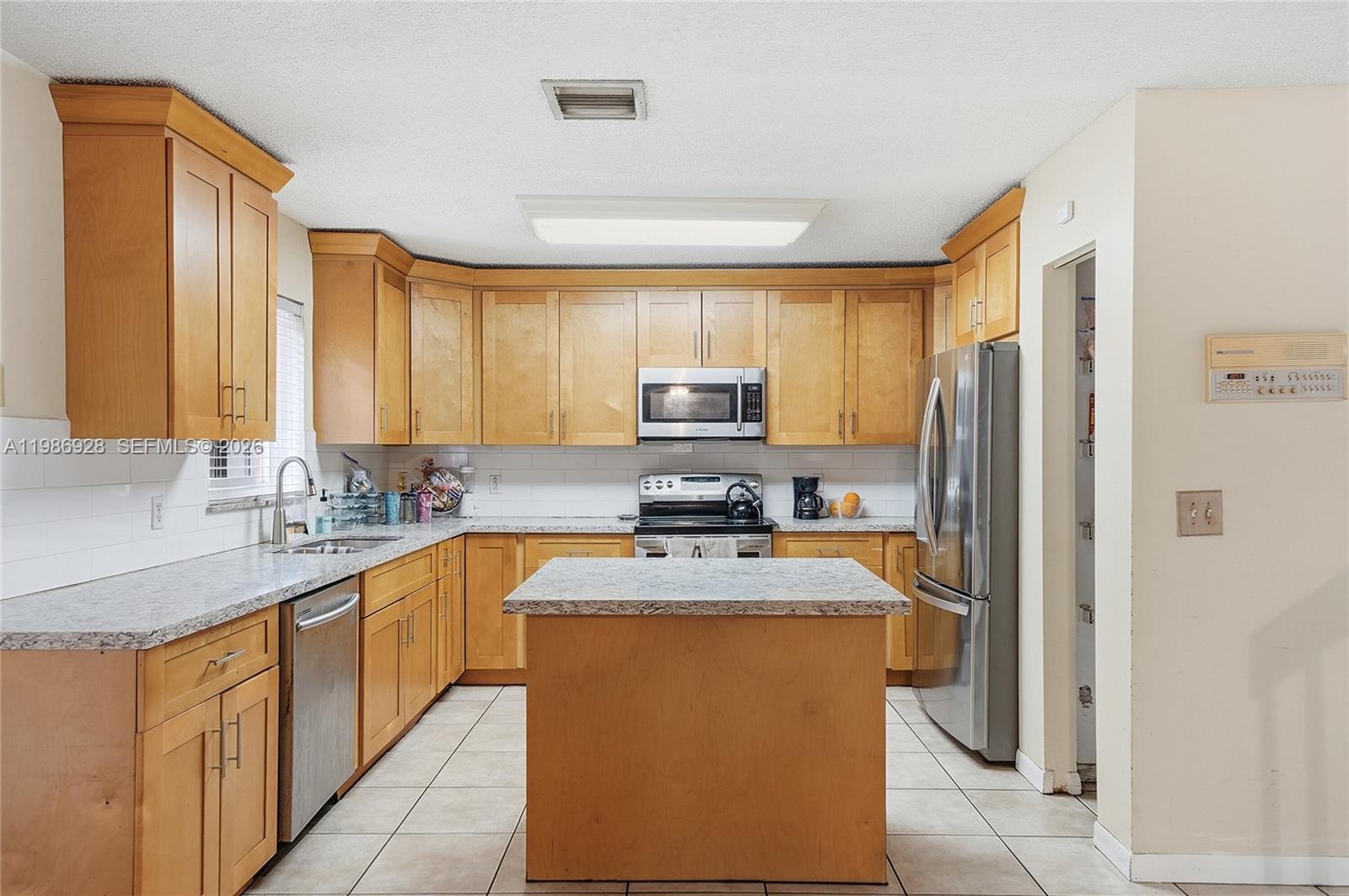 LAKESIDE SOUTH - Residential