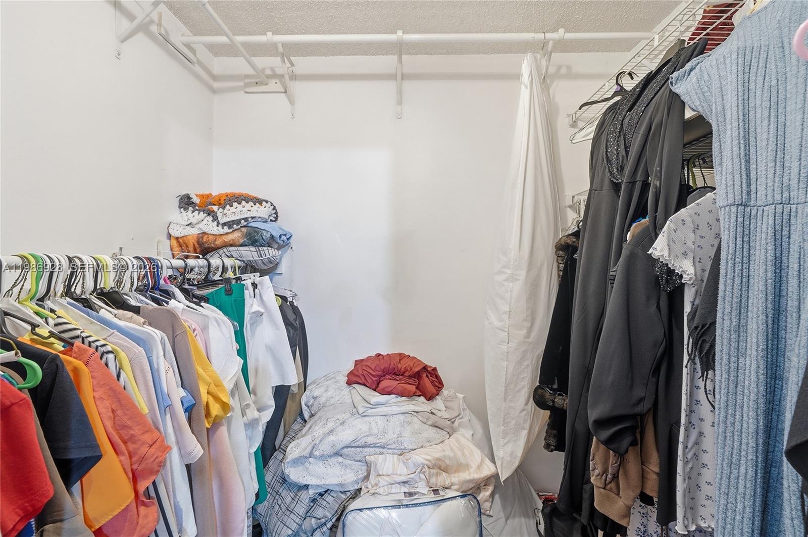 LAKESIDE SOUTH - Residential