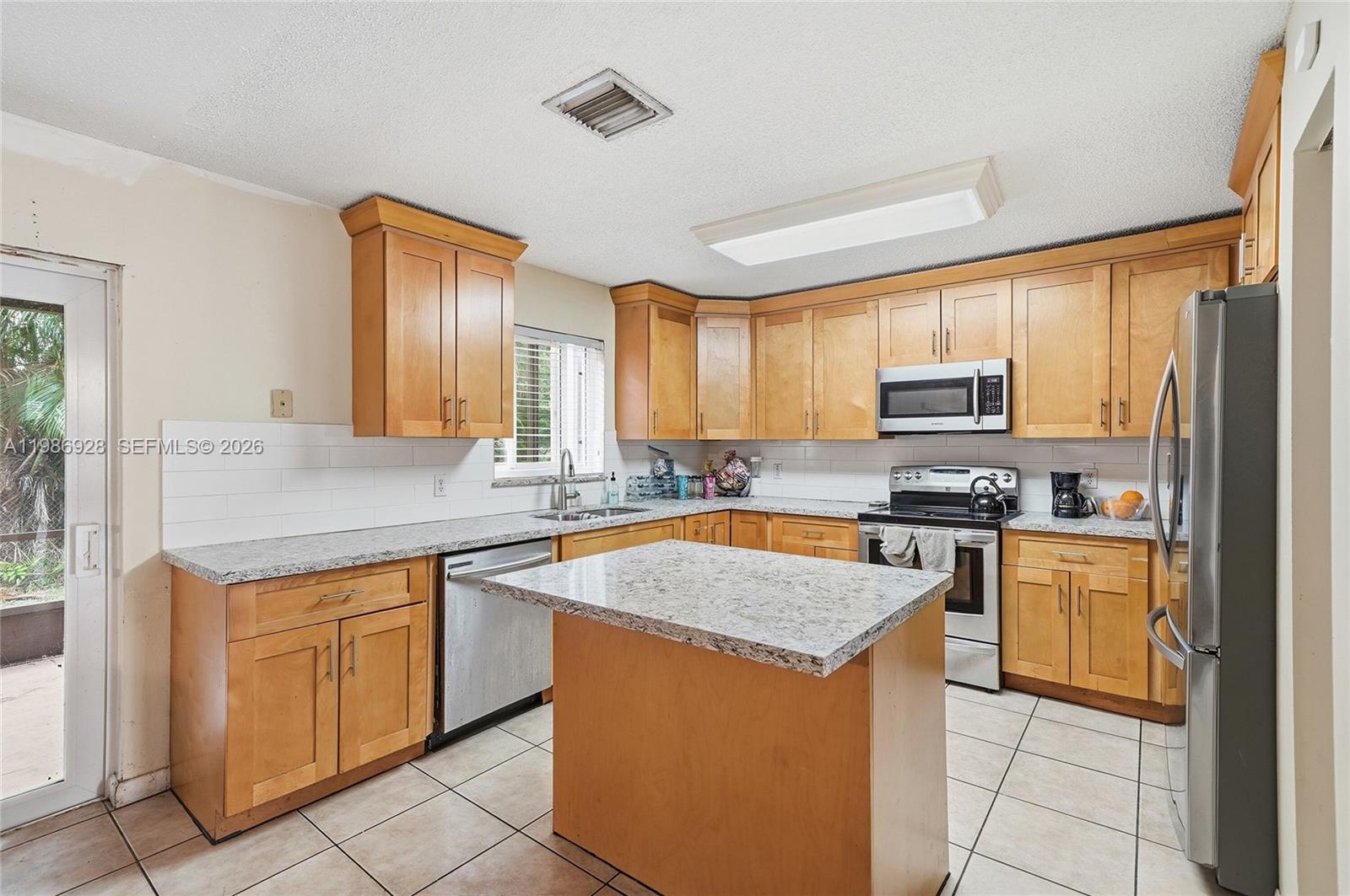 LAKESIDE SOUTH - Residential