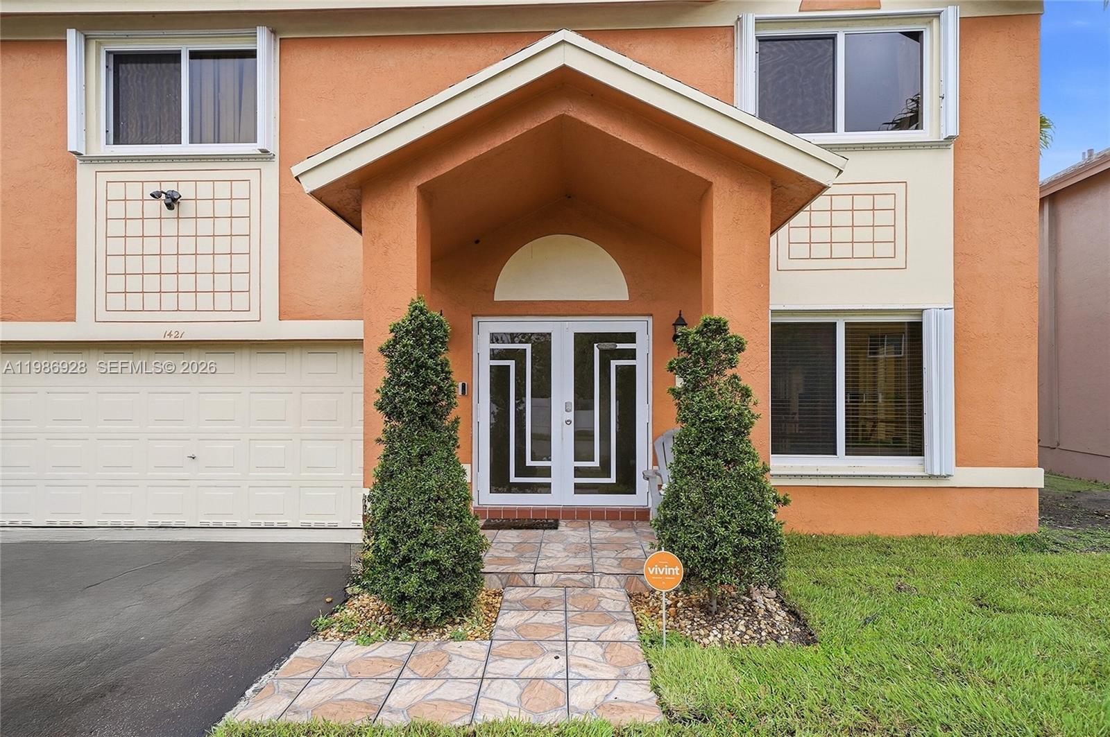 LAKESIDE SOUTH - Residential