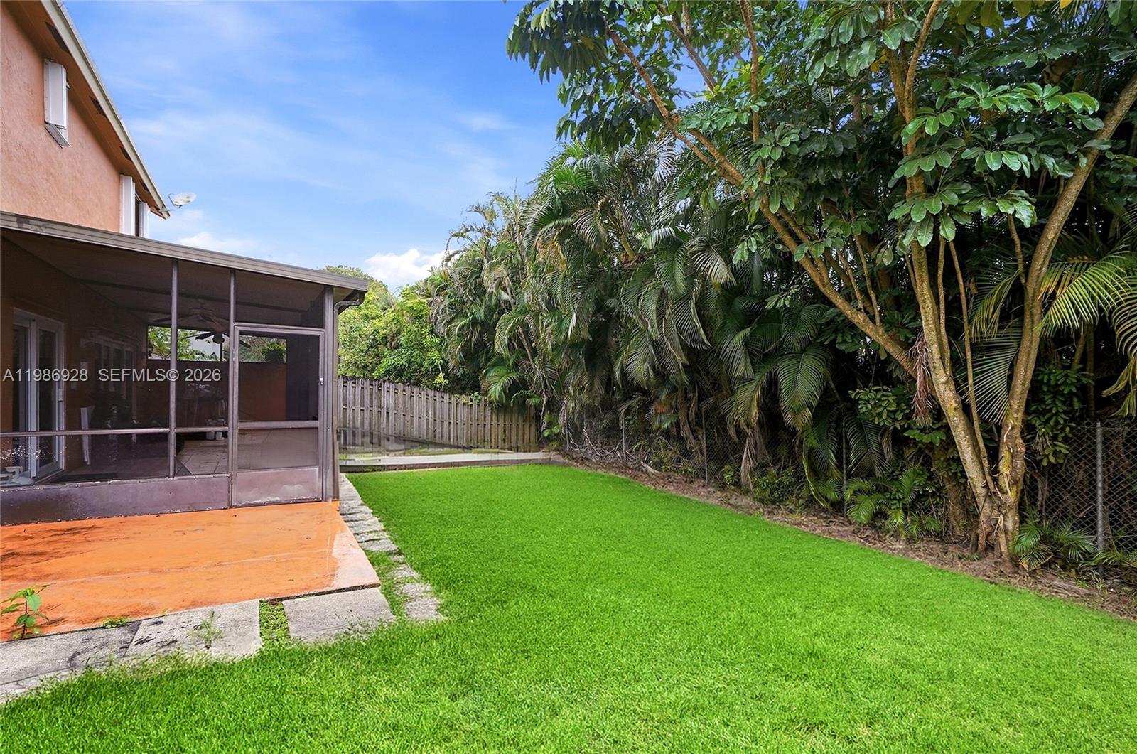 LAKESIDE SOUTH - Residential