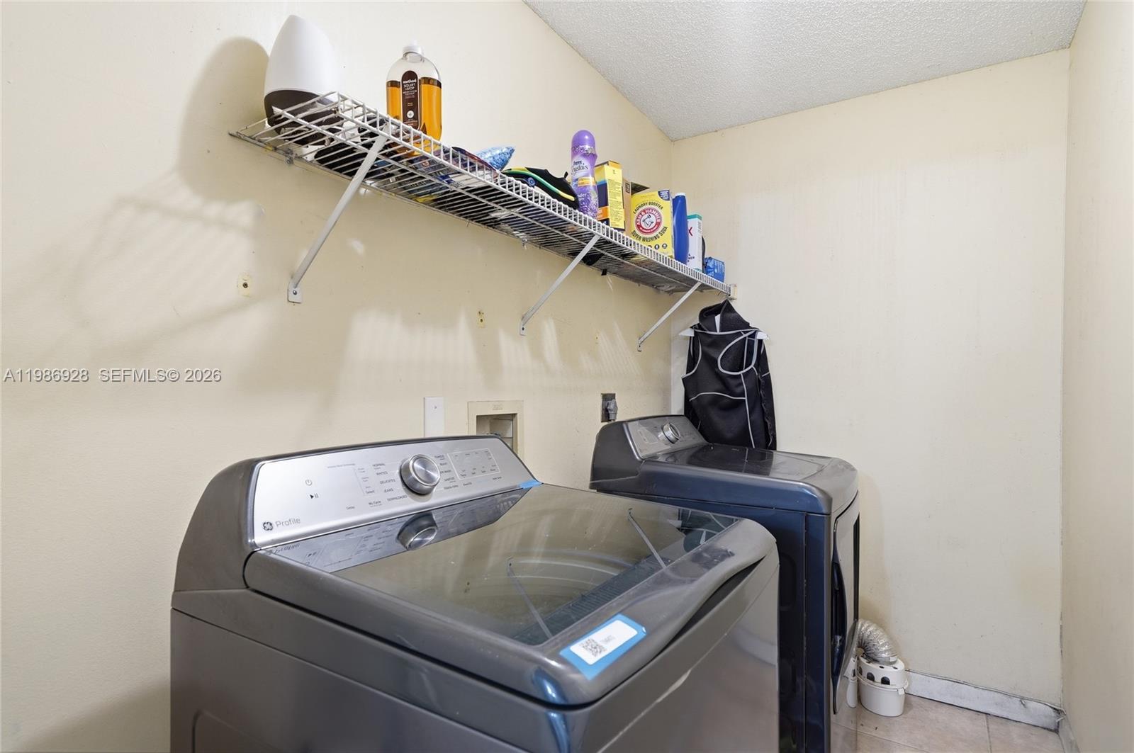 LAKESIDE SOUTH - Residential